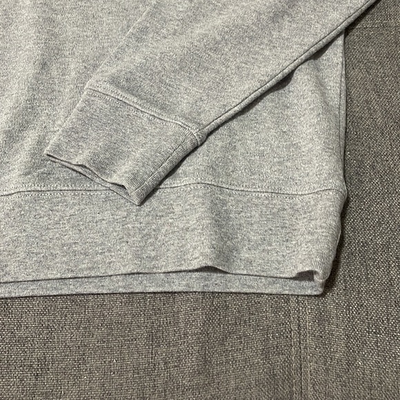 Flawless vineyard vines pullover - Picture 6 of 7